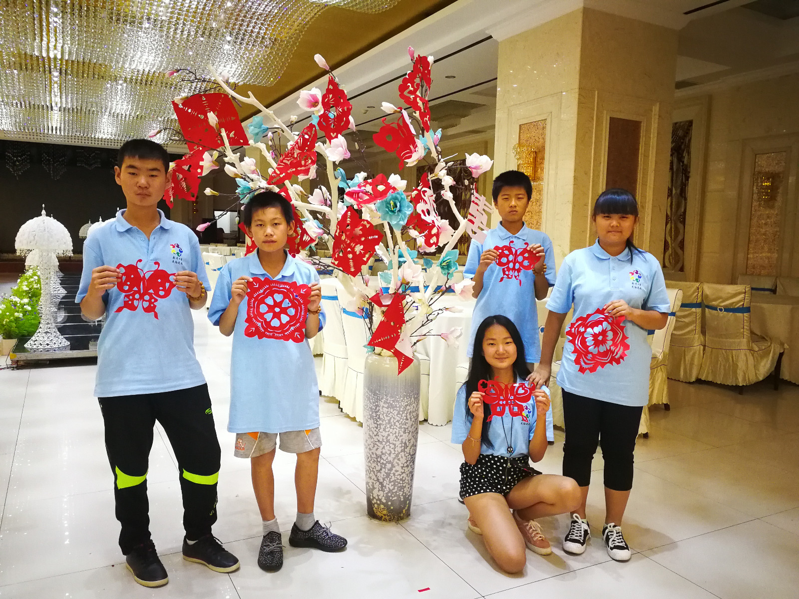 4钀ュ憳鍦ㄥ睍绀鸿嚜宸辩殑鍓焊浣滃搧.jpg 4钀ュ憳鍦ㄥ睍绀鸿嚜宸辩殑鍓焊浣滃搧.jpg